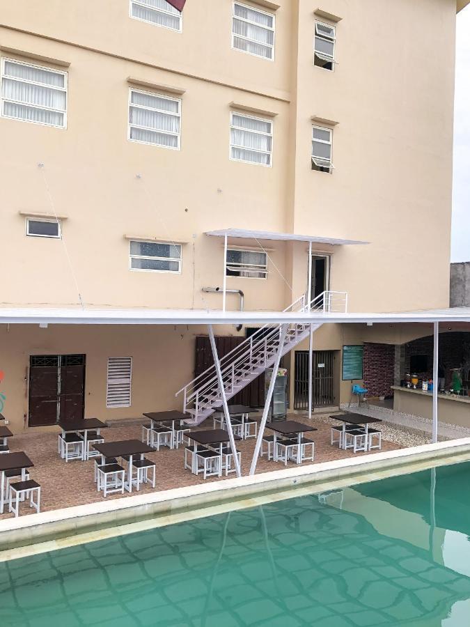 Grand Madani Hotel Матарам Екстериор снимка