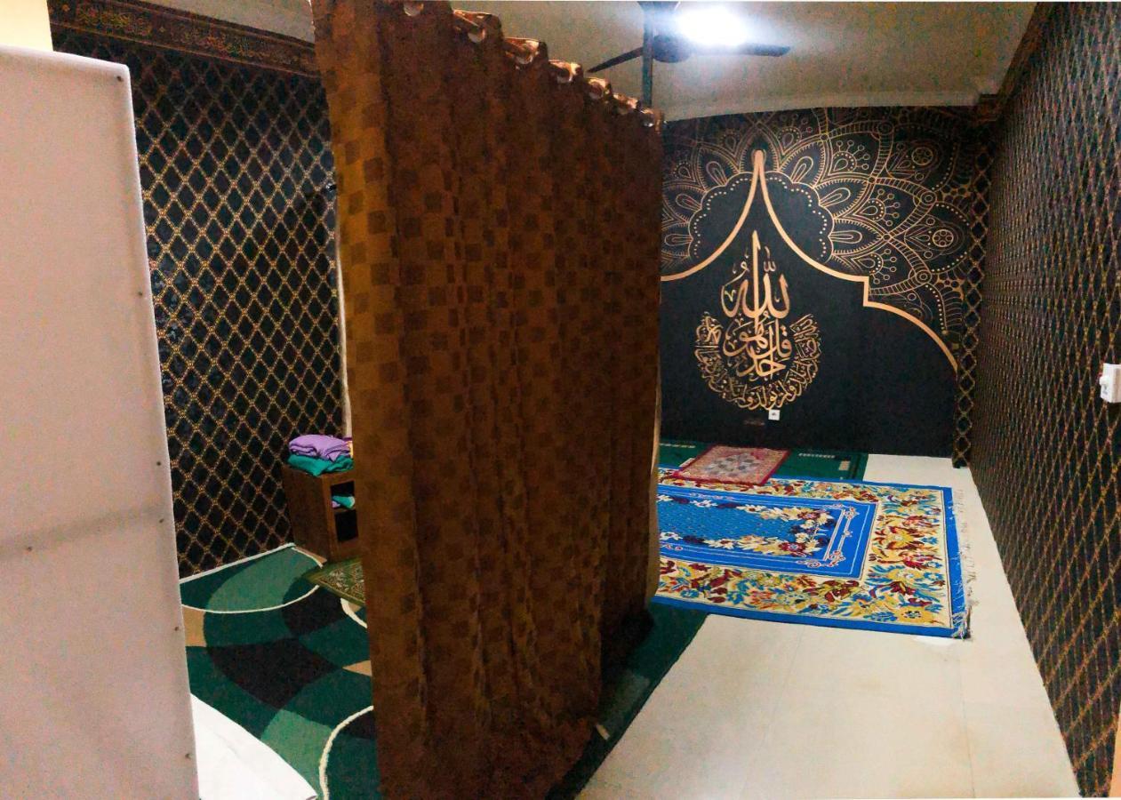 Grand Madani Hotel Матарам Екстериор снимка