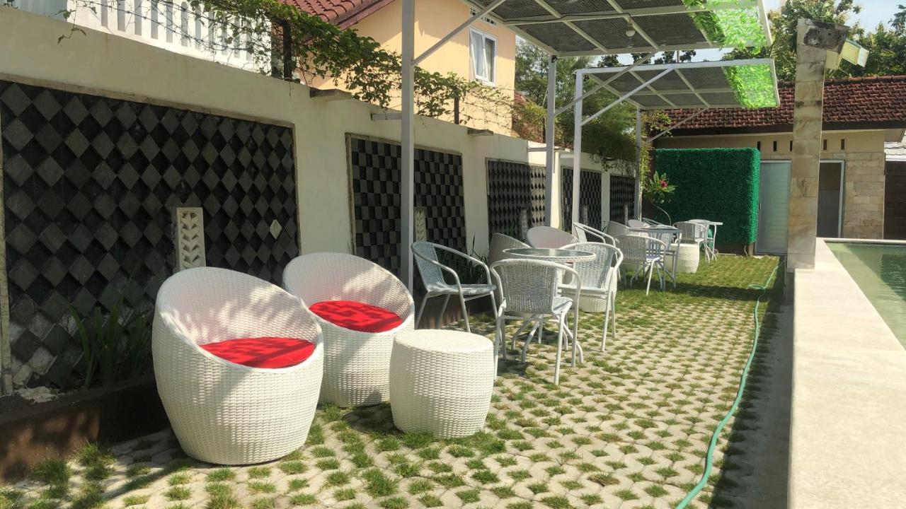 Grand Madani Hotel Матарам Екстериор снимка