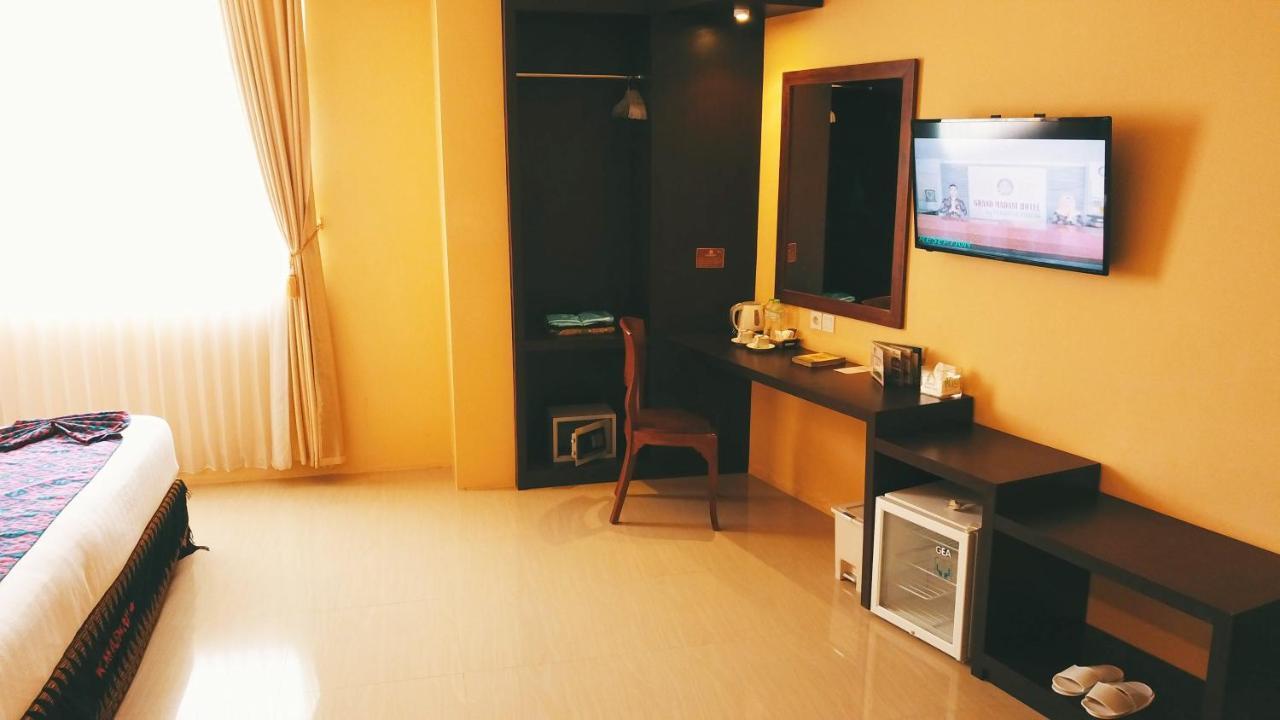Grand Madani Hotel Матарам Екстериор снимка